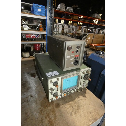 5352 - An Iwatsu SS-5705 oscilloscope and a Quad 303 power amplifier