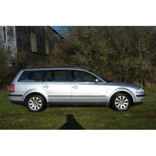 5913 - Volkswagen Passat Estate TDI 130 Sport , Silver, Reg WA51 XFG, 19/11/2001, 6 spd Manual Diesel 1896c... 