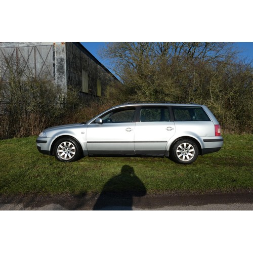 5913 - Volkswagen Passat Estate TDI 130 Sport , Silver, Reg WA51 XFG, 19/11/2001, 6 spd Manual Diesel 1896c... 