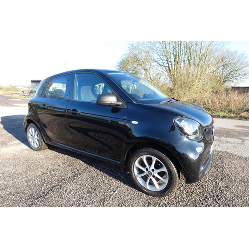 5912 - Smart ForFour Passion 5 door Hatchback Black. Reg: WA18 WMD, 29/03/2018, 5 speed manual Petrol  999c... 