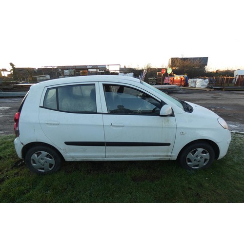 5914 - Kia Picanto 1, 5 dr hatch back, white, reg WK10 XAD, 23/03/2010,  5 speed manual petrol 999cc. Milea... 