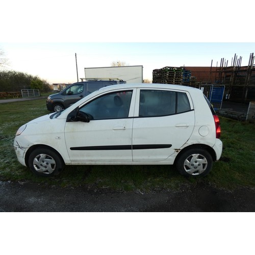 5914 - Kia Picanto 1, 5 dr hatch back, white, reg WK10 XAD, 23/03/2010,  5 speed manual petrol 999cc. Milea... 