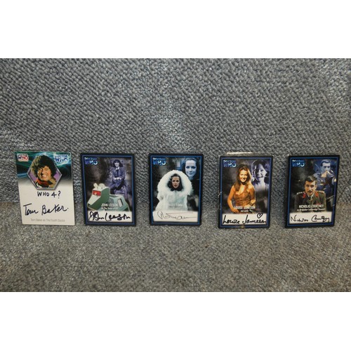 499 - 5 x Rare Doctor who autograph cards signed by: Tom Baker, Nicholas Courtney, Mary Tamm, John Leeson ... 