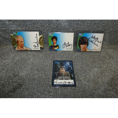 500 - 4 x Rare Doctor Who autograph cards signed by: Peter Davison, Janet Fielding, Matthew Waterhouse & N... 