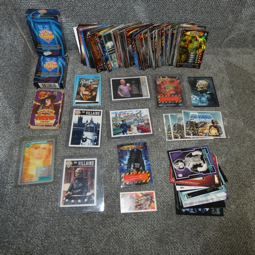 531 - A quantity of various used Doctor Who battles in time trading cards, starter decks, etc