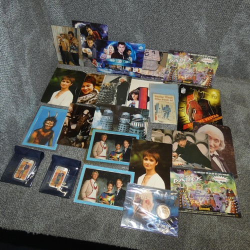 532 - A quantity of various Doctor Who postcards, 2 x Silver plated ingots featuring 13th Doctor & Yaz, ch... 