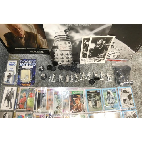 686 - 14 x Doctor Who Harlequin miniatures, A Day of the Doctor picture signed by Tom Baker, A Doctor Who ... 