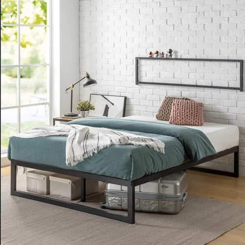 1032 - A Desoto metal bed frame approx 6ft wide RRP £112. Boxed, requires assembly and no mattress is inclu... 