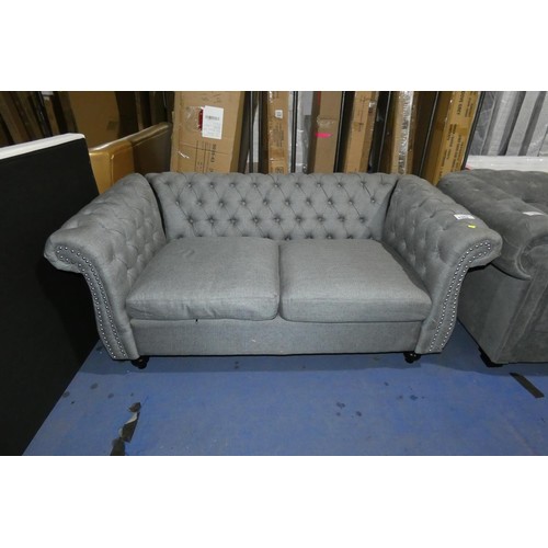 1382 - A grey upholstered button back sofa approx 158cm wide. Please note that the sofa back requires fitti... 