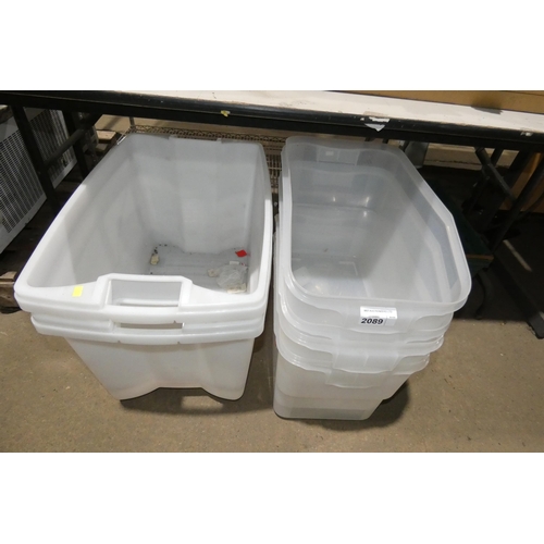 2089 - 6 various plastic containers