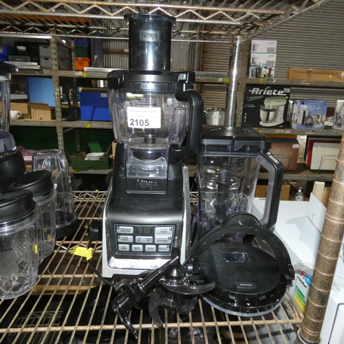 2105 - A Ninja blender type Auto IQ 1500w comes with some accessories - trade. Tested Working