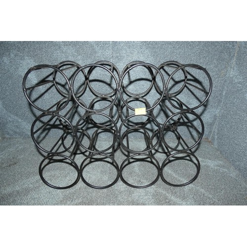 2043 - 4 x wall mounted metal wine racks