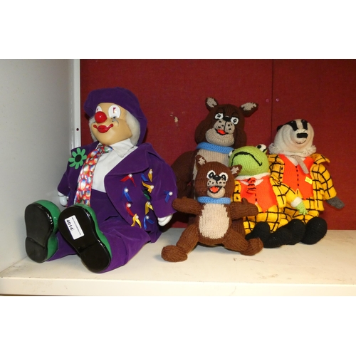 4014 - 4 knitted ware cuddly toys and a clown