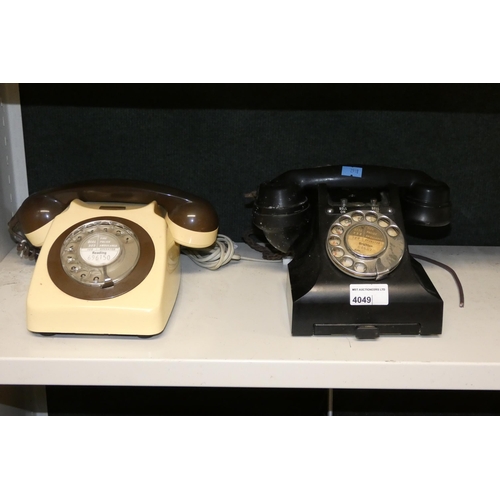 4049 - 2 vintage telephones