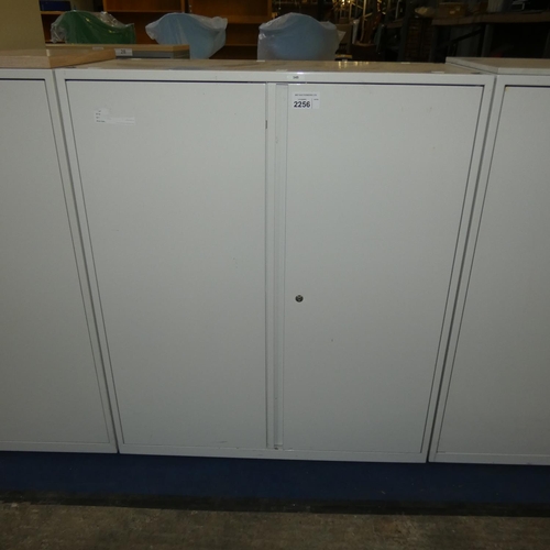 2256 - A light grey metal 2 door office cabinet approx 100 x 48 x 118cm high