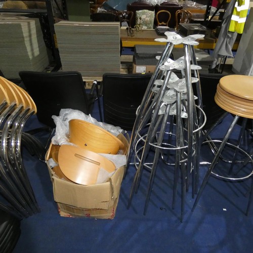 2345 - 5 x metal stool frames and a quantity of various wooden seats. Please note that the stool frames and... 