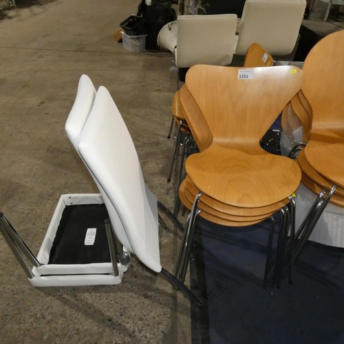 2353 - 4 x bentwood stacking chairs and 2 x white chairs which require assembly