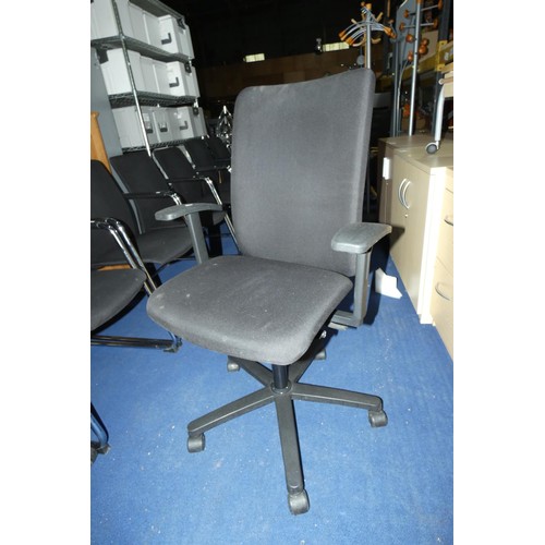 2367 - 1 x black upholstered office swivel chair by Konig and Neurath