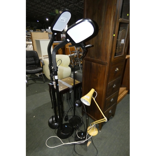 3171 - 3 x floor standing lamps and 2 x desk lamps - all 5 are 240v (Trade). Tested Working