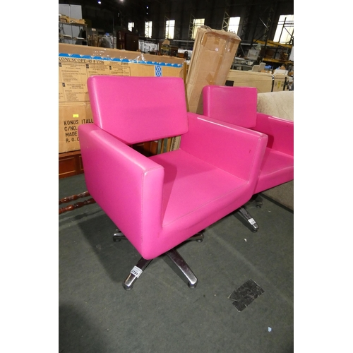 3194 - A pink upholstered hair salon chair with foot operated height adjustment