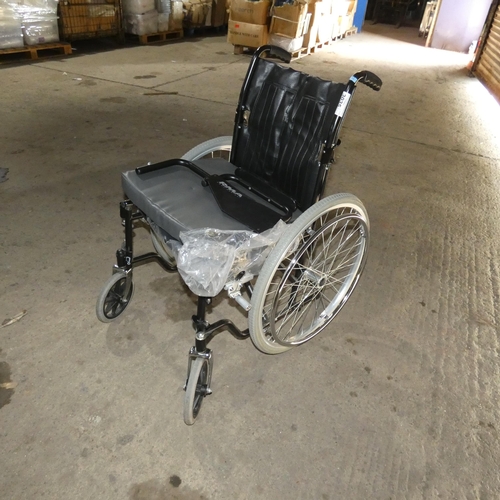 3035 - 1 folding wheelchair by Roma Medical