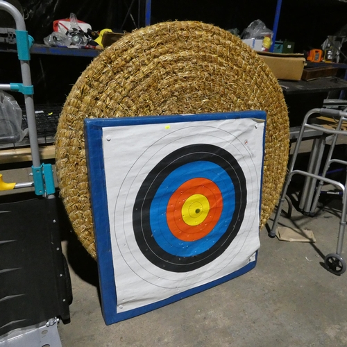 3045 - 2 x archery targets