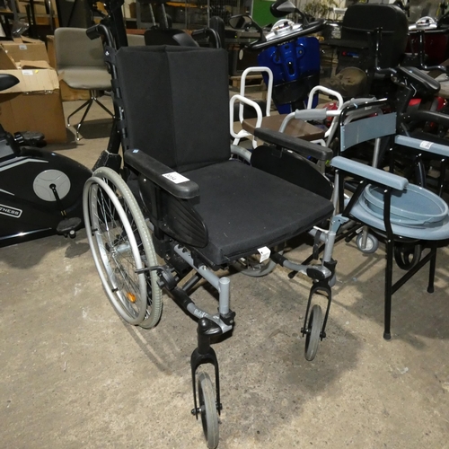 3054 - A Rubix folding wheelchair