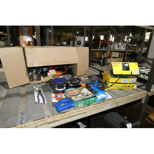 3079 - A quantity of various hand tools and a Bosch multi sander 240v (Trade)