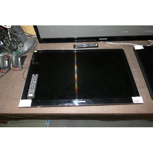 3387 - A 32 inch Samsung HDTV type UE32D5000 no stand includes remote control - trade.Tested Working