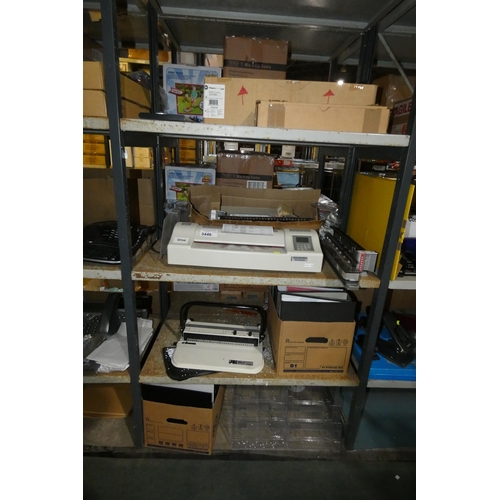 3446 - A quantity of various office related items, including an GBC pro laminator. Contents of 4 shelves