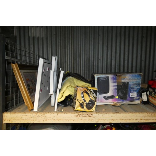 3118 - A quantity of various household items including photo frames, clocks, a wireless speaker system, Lla... 