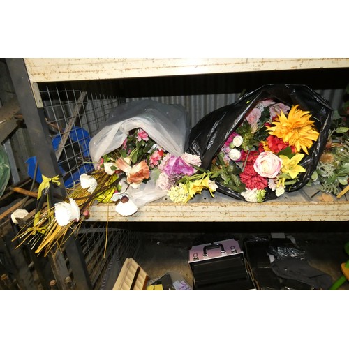 3119 - A quantity of various artificial flowers. Contents of 1 shelf