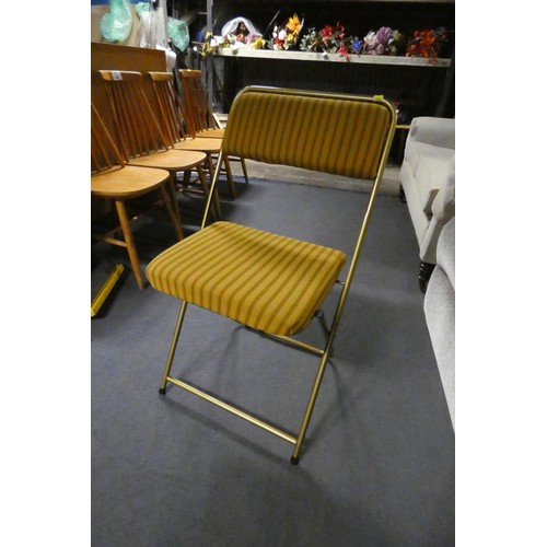 3137 - 4 x matching vintage folding chairs made in France by Lafuma