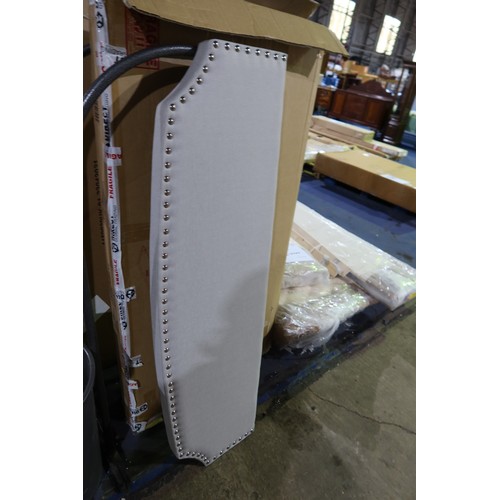 1117 - A Pittsburgh warm grey double bed approx 4ft 6inch wide. Supplied in one box, requires assembly and ... 