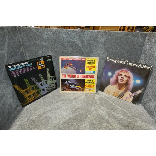 3236 - 18 x various vinyl records - one off older