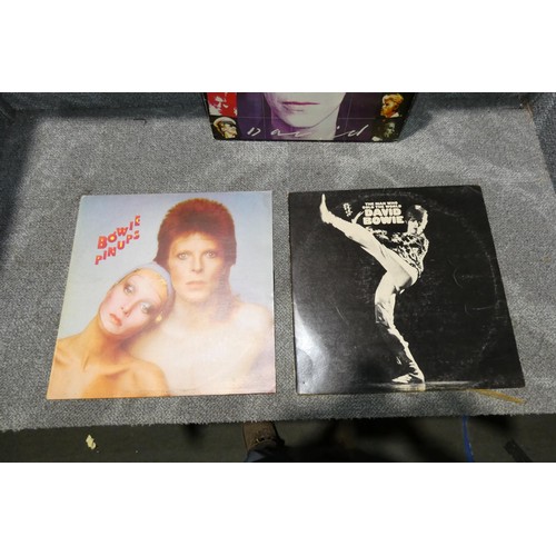 3239 - 7 x various vinyl records by David Bowie