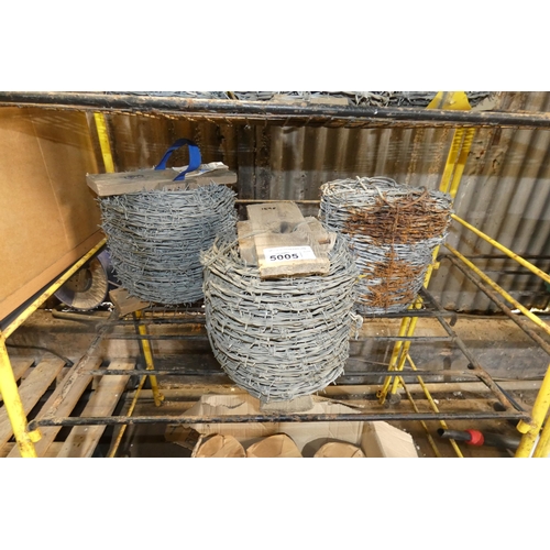 5005 - 3 x rolls of barbed wire