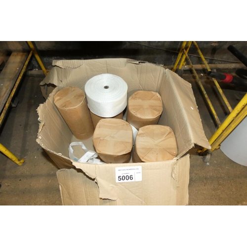 5006 - 1 box containing a quantity of flat white webbing