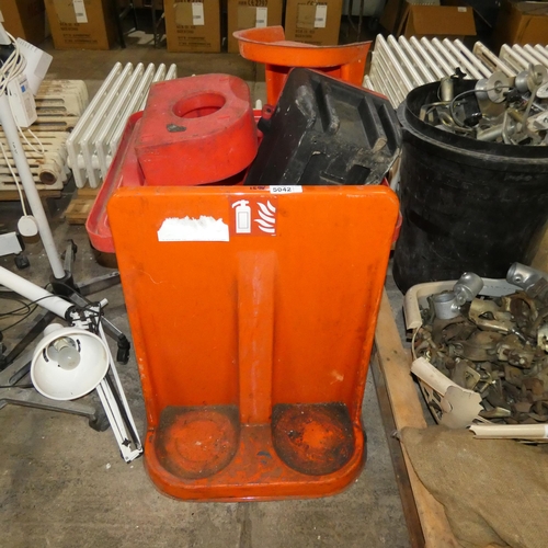 5042 - A red plastic wheeled tub and a quantity of various fire extinguisher stands (stands only, no fire e... 