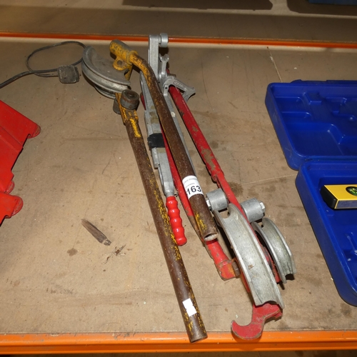 5163 - 3 x various manual pipe bending tools