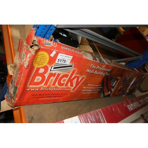 5175 - A Bricky professional wall building tool