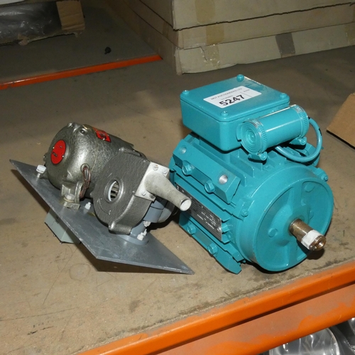 5247 - A Brook Hansen 240v electric motor and a small fan assembly with a 200/250v motor