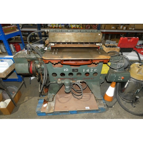 5363 - A 25-pin dovetailing machine by Brookman type 25 APM, serial number 5602, 3ph