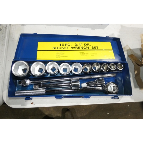 5388 - A 15 piece 3/4 inch drive socket set in a blue metal case