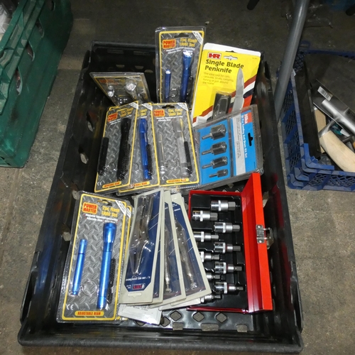 5405 - A quantity of various hand tools. Not practical to list in detail so please view or see photographs ... 