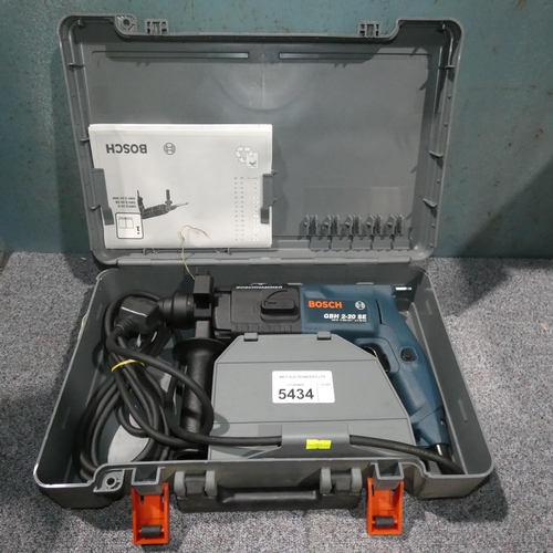 5434 - A Bosch SDS drill 240v