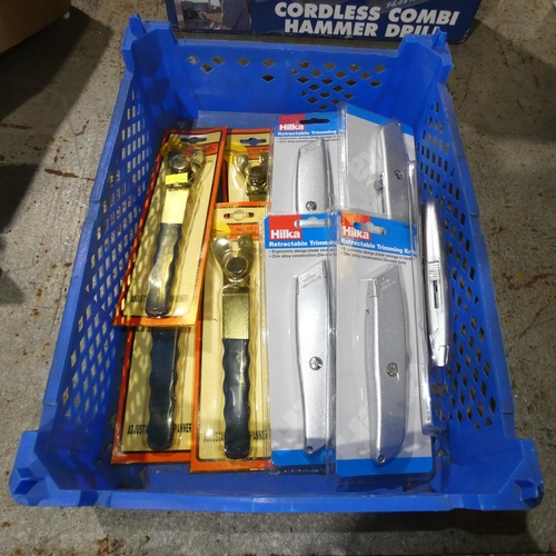 5450 - A quantity of adjustable spanners and retractable trimming knives