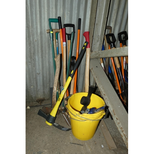 5476 - A quantity of various long handled garden and other hand tools. Not practical to list in detail so p... 