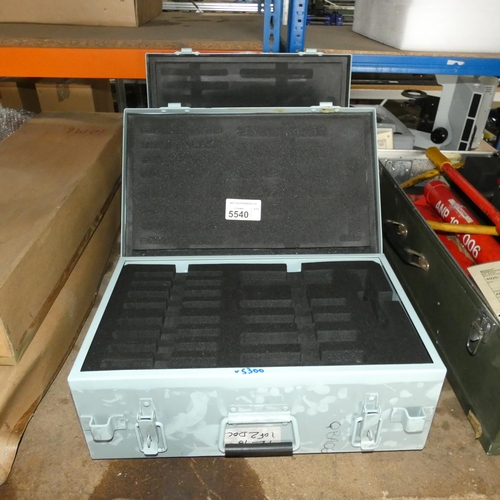 5540 - 2 x ex-MOD alloy tool cases each approx 48 x 30 x 17 cm high