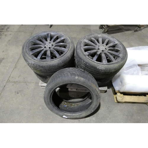 5710 - 4 x Mercedes 5 stud alloy wheels and 5 x various used tyres